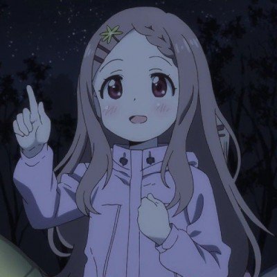 女孩不慎摔坏标本 馆长暖心安抚